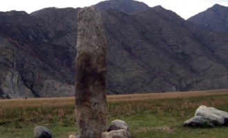 Фото: Каменная баба возле Иня