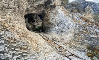 Фото: Пещера Алтын Оос